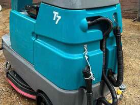 Tennant t7 scrubber - picture2' - Click to enlarge