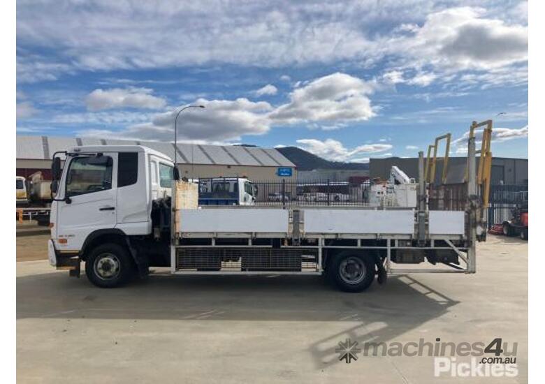 Buy Used 2013 nissan ud 2013 Nissan UD Condor MKII 250 Table Top Tray