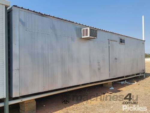 40ft Ausco Portable Building, Shower & Accommodation Portable Building, 3x Shower Cubicles, 2x Toile