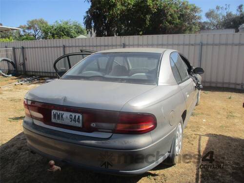 Holden Commodore Sedan 1998 (9) Model Holden Commodore Executive Sedan