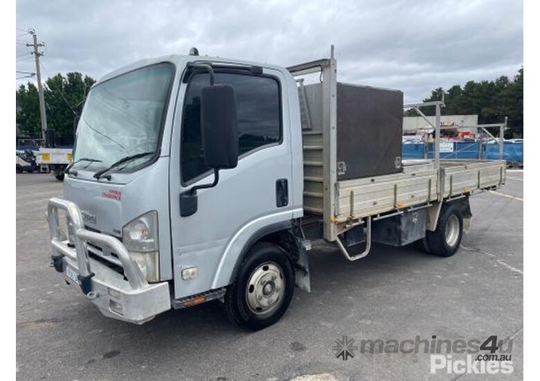 Buy Used 2010 Isuzu 2010 Isuzu NPR 200 MWB Tradepack Tray Top Tipper ...