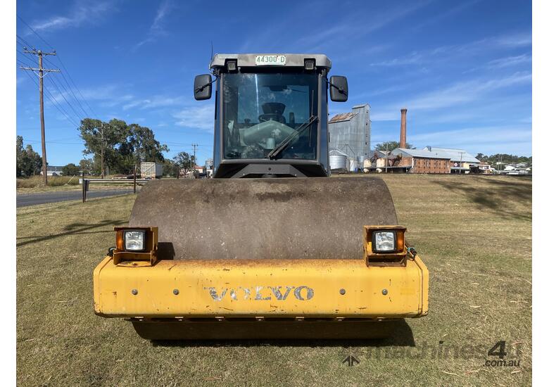 caption GRAND MOTOR GROUP - Volvo SD130D Smooth Drum Vibrating Roller. One owner Ex Council Unit.