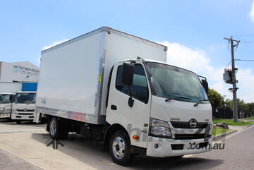 HINO DUTRO 616 AUTOMATIC: EASY-TO-DRIVE ON CAR LICENSE