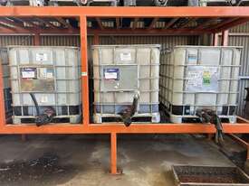 Quantity of IBCs Containing 15W-40 Engine Oil, Hydraulic & Gear Oil, Limited Slip Diff Oil - picture2' - Click to enlarge