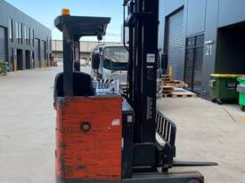 Reach truck Toyota 6FBRE16 - picture2' - Click to enlarge