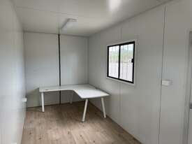 40ft Office Shipping Container - picture2' - Click to enlarge