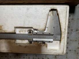 Mitutoyo Vernier Calipers in Box - picture0' - Click to enlarge