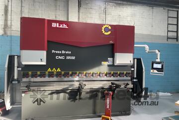 Alpha 6+1 Axis CNC PressBrake - Delem DA66T Controller - 110T 3200mm - Crowning