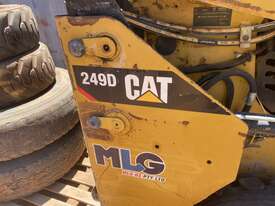 2017 Caterpillar 232D Skid Steer Loader - picture2' - Click to enlarge