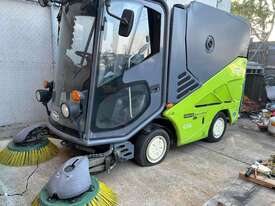 TENNANT GREEN MACHINE 636 Street sweeper - picture0' - Click to enlarge