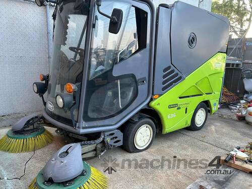 TENNANT GREEN MACHINE 636 Street sweeper