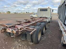 1997 INTERNATIONAL S-LINE TRUCK - picture2' - Click to enlarge