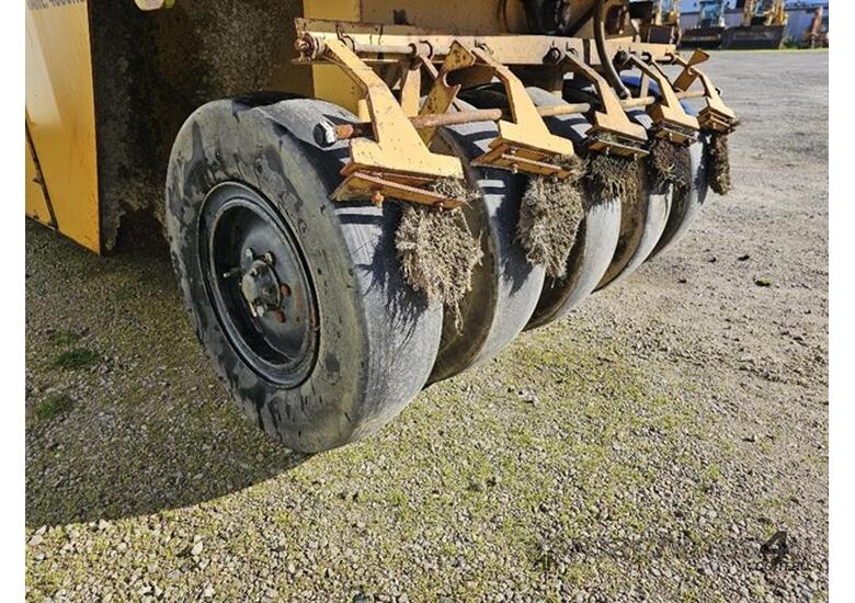 caption 2005 CATERPILLAR PS150C MULTI WHEEL ROLLER