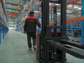 WSA161 LI-ION ELECTRIC PALLET STACKER 1.2/1.6T PEDESTRIAN STACKER - picture2' - Click to enlarge