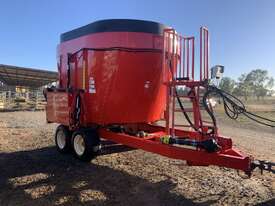 NDE FS 700 Feed Mixer Wagon - picture0' - Click to enlarge