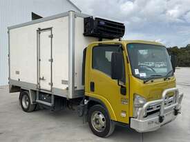 Isuzu NPR250 - picture0' - Click to enlarge