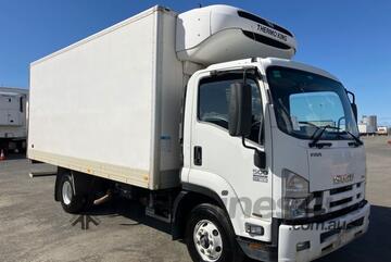 2015 Isuzu FRR500 Refrigerated Pantech