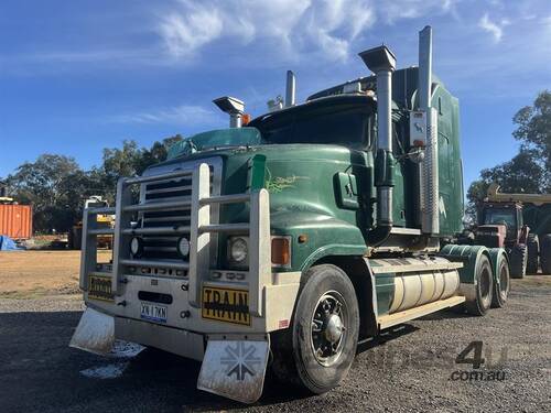 2004 Mack Superliner SL4 Truck