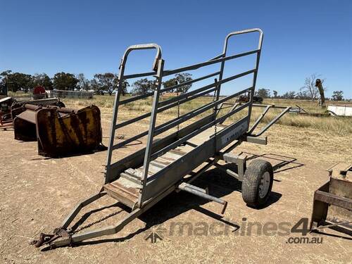 TRANSPORTABLE LOADING RAMP 