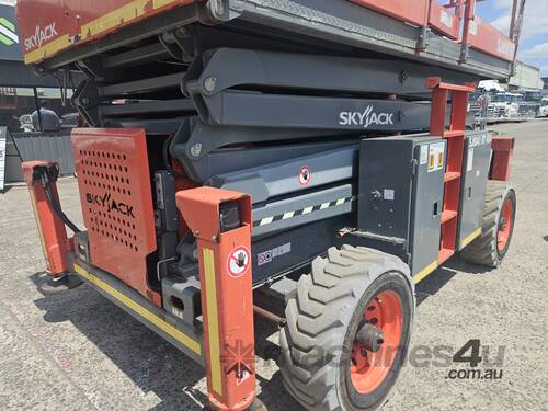 2017 Skyjack SJ8841 4x4 Scissor Lift (Diesel)