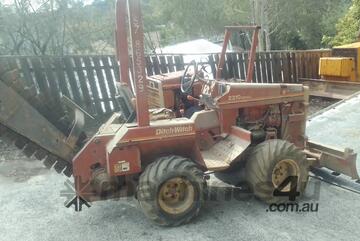 2310 Ditch Witch trencher , 35 hp Deutz , good chain , starts and drives , Dimantling ,