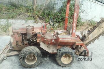 2310 Ditch Witch trencher , 35 hp Deutz , good chain , starts and drives , Dimantling ,