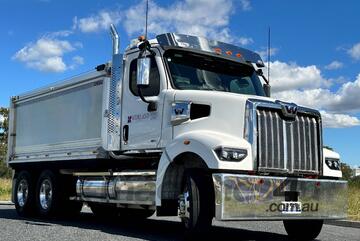 2023 Demo Western Star 48X DD13/DD16 Tipper