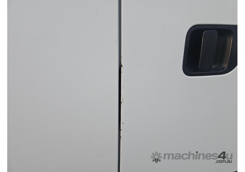caption 2015 Mitsubishi Rosa Deluxe Bus Diesel (Manual) (22 Seat) (Ex Defence)