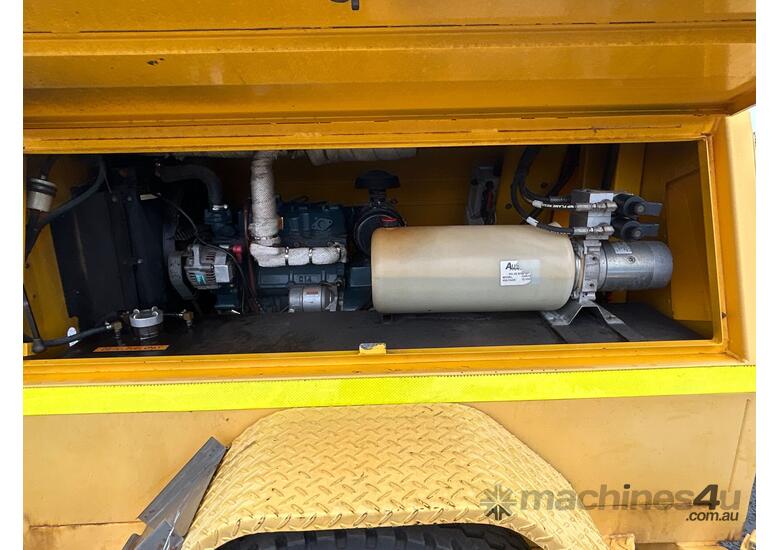 caption Bliss Fox Single Axle Light Tower Trailer