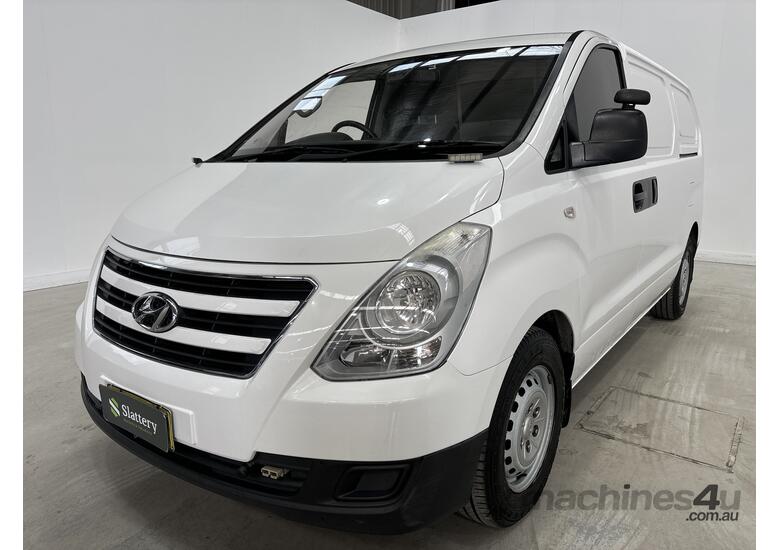 caption 2017 Hyundai iLoad Van (Diesel) (Auto)