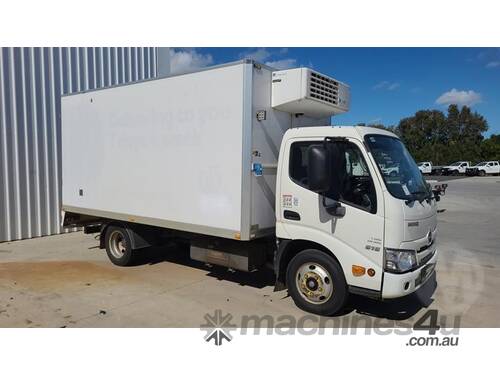 caption Hino 616
