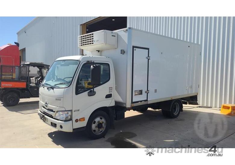 caption Hino 616