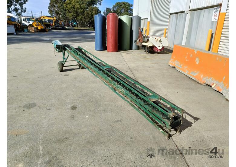 caption 1 x 9m Green Brick/Block Elevator