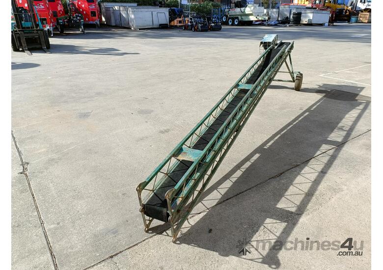caption 1 x 9m Green Brick/Block Elevator
