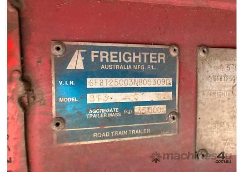 caption 1992 Freighter ST3 Tri Axle Flat Top Curtainside Trailer