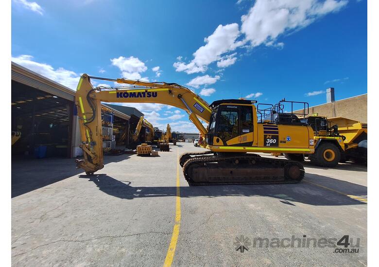 2022 Komatsu PC360LC-11