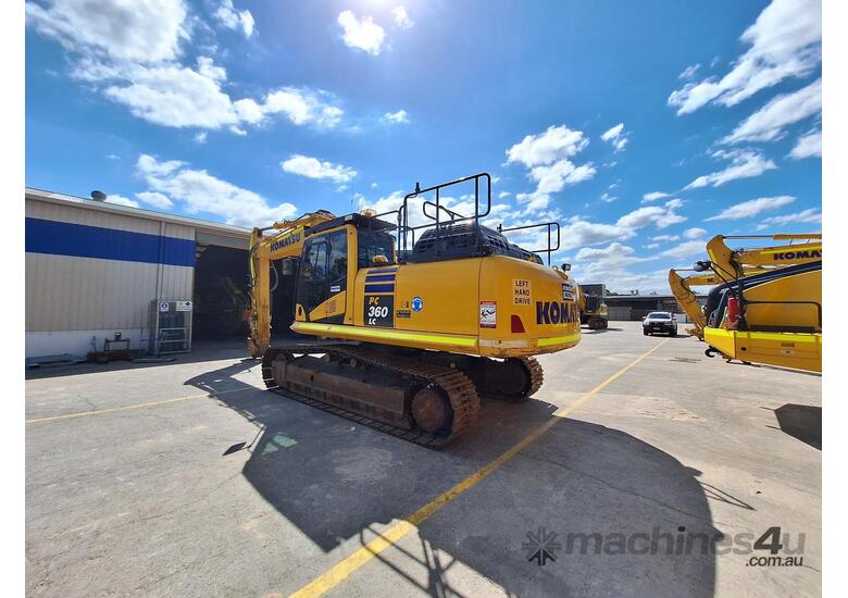 2022 Komatsu PC360LC-11