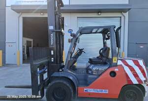 Wollongong Forklift: Toyota 5T Diesel, 2-Stage Standard Mast, 4.5m Lift!