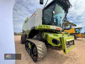 (8735) 2013 CLAAS Lexion 770T & MacDon FD70 - picture0' - Click to enlarge
