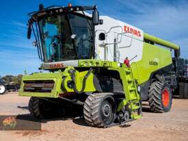 (8735) 2013 CLAAS Lexion 770T & MacDon FD70 - picture0' - Click to enlarge