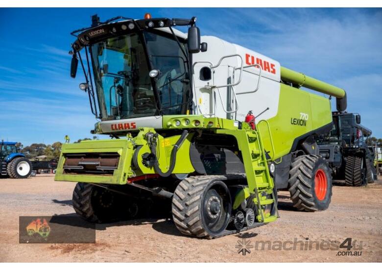 caption (8735) 2013 CLAAS Lexion 770T & MacDon FD70