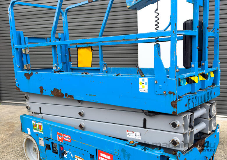 2018 Genie GS2032 Electric Scissor Lift image 3