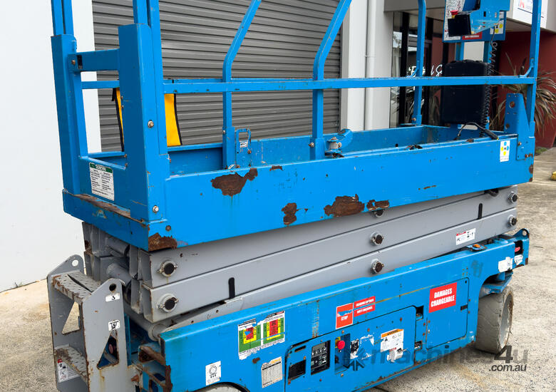 2018 Genie GS2032 Electric Scissor Lift image 4