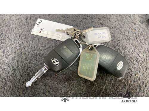 caption 2017 Hyundai iLoad Diesel (Council Asset)
