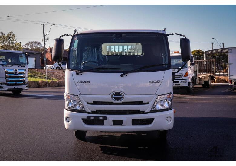 caption 2025 Hino 300 series 617 Manual Tipper