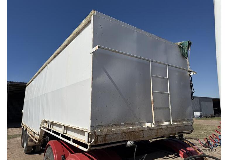 1982 DROP DECK TIPPER TRAILER
