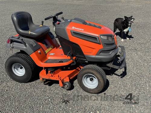 2011 Husqvarna YTH 2242TDRF Tractor Mower 
