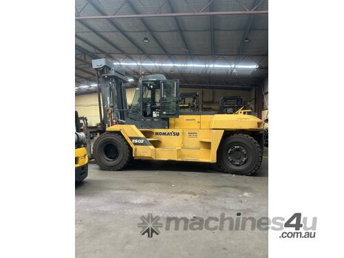Komatsu 25t Forklift - Casual Hire