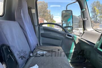 Isuzu 2015   NPR Day Cab