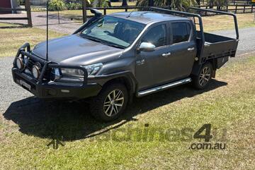 Toyota 2019   Hilux SR5 Ute